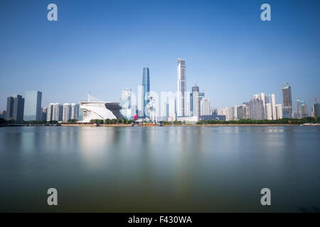 Guangzhou skyline di Pearl riverside Foto Stock