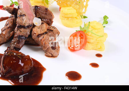 Filetto di vitello con salsa figure Foto Stock