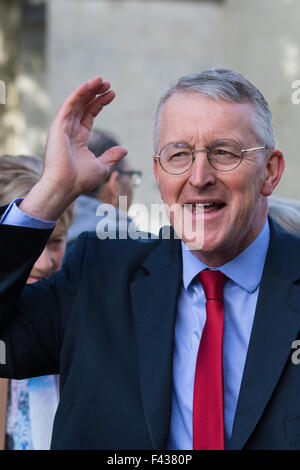 Westminster, Londra, Regno Unito. Dal 14 ottobre 2015. Lavoro di ombra Segretario degli esteri Hilary Benn MP fotografata al di fuori del Parlamento. Credito: Paolo Davey/Alamy Live News Foto Stock