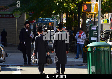 Hasidic vita ebraica in borough park brooklyn new york STATI UNITI D'AMERICA Foto Stock