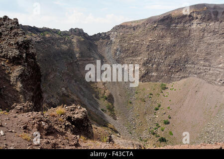 Il cratere del vulcano Vesuvio. Foto Stock