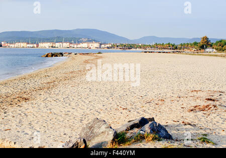 Splendida vista sulla costa e alla spiaggia di sabbia di Grimaud, Francia Foto Stock