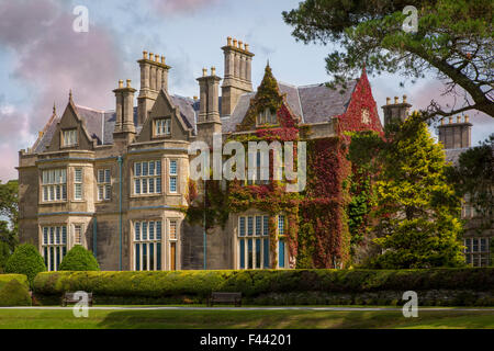 Giardino di Muckross House vicino a Killarney, nella contea di Kerry, Irlanda Foto Stock