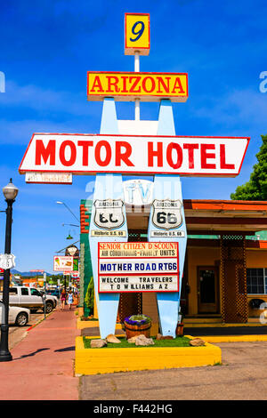 Arizona Motor Hotel segno sulla ferrovia Ave East Rte 66 in Willams Arizona l'ultimo itinerario 66 città per essere bi-passati dalla I-40 Foto Stock