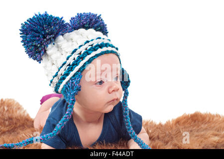 Ritratto di adorabili baby in berretto lavorato a maglia Foto Stock