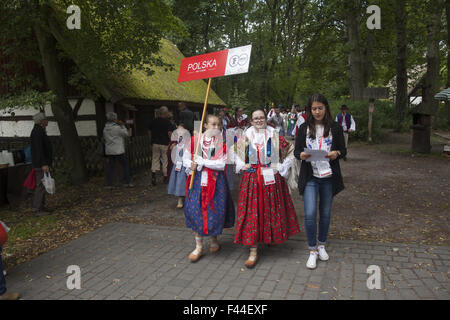 Polacco ballerini folk e musicisti a un festival internazionale della musica folk di Zielona Gora, Polonia. Foto Stock