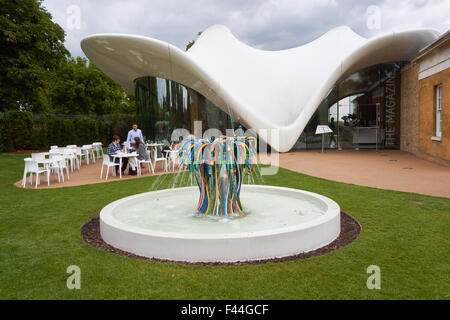 La rivista ristorante presso la Serpentine Sackler Gallery in Kensington Gardens, Londra England Regno Unito Regno Unito Foto Stock