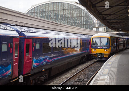 La stazione ferroviaria di Paddington, Londra England Regno Unito Regno Unito Foto Stock