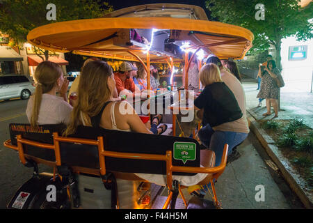 Incredibile tour in bicicletta dei pub ad Asheville, North Carolina Foto Stock