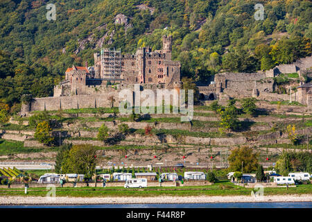 Burg Reichenstein, castello Trechtingshausen con, Rheingau, il Patrimonio Mondiale UNESCO Valle del Reno superiore e centrale Foto Stock