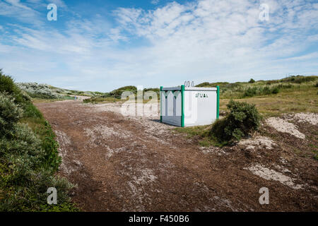 3 Luglio, 2014 la garbage collection point nelle dune per la spiaggia del mare del Nord a Kaap Hoorn. Foto Kees Metselaar Foto Stock