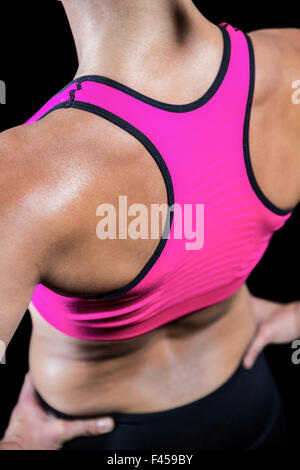 Elevato angolo di visione della donna muscolare Foto Stock