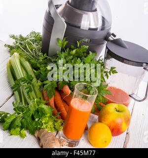 Spremuta di succhi di verdura Foto Stock