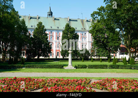 POZNAN, Polonia - 20 agosto 2015: Fryderyk Chopin (Frederic Chopin) monumento di Frederic Chopin Park, è stato un compositore polacco un Foto Stock