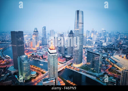 Vista aerea di Tianjin nel crepuscolo Foto Stock