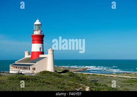 Faro di Cape Agulhas, punto più meridionale dell'Africa, Western Cape, Sud Africa Foto Stock