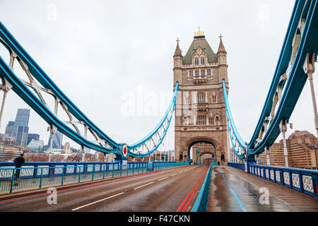Il Tower Bridge di Londra, Gran Bretagna Foto Stock