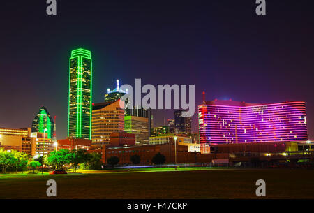 Dallas cityscape durante la notte Foto Stock