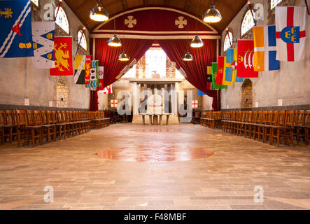 All'interno di King Arthurs sala grande attrazione turistica Fore Street Tintagel Cornwall Inghilterra REGNO UNITO Foto Stock