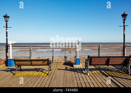 Visualizzare alla fine del molo a Skegness, Lincolnshire, Inghilterra, Regno Unito. Foto Stock