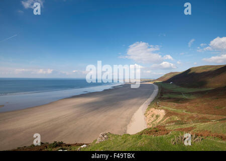 Rhossili Bay beach sulla Penisola di Gower a Swansea, nel Galles del Sud. La spiaggia è stato votato il migliore spiaggia nel Regno Unito. Foto Stock