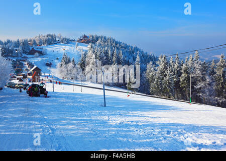 Inverno mountain sports resort Foto Stock