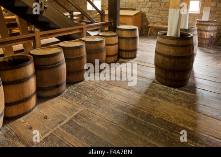 Botti di legno a George Washington Gristmill - Alexandria, Virginia, Stati Uniti d'America Foto Stock