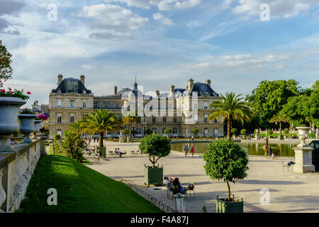 I Giardini di Lussemburgo in estate. Luglio, 2015. Parigi, Francia. Foto Stock