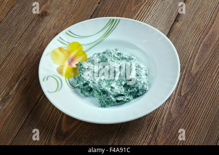 Yogurt iraniano e gli spinaci Dip Foto Stock