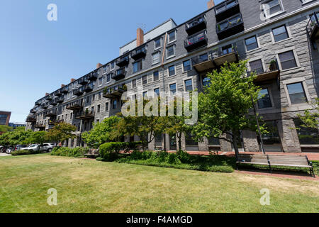 Edifici di appartamenti su Lewis Wharf Boston Foto Stock