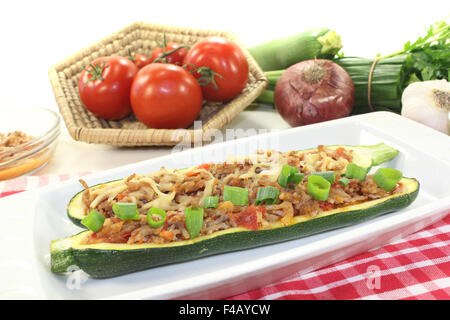 Zucchine ripiene Foto Stock