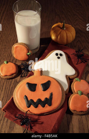 Biscotti appena sfornati per Halloween fun Foto Stock
