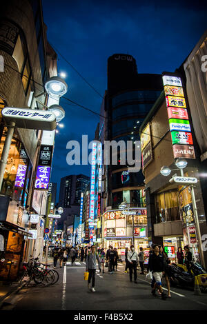 Centro di Shibuya gai street,Shibuya-Ku,Tokyo Giappone Foto Stock