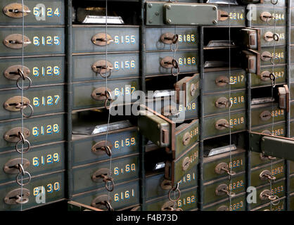 Le cassette di deposito in una banca Foto Stock