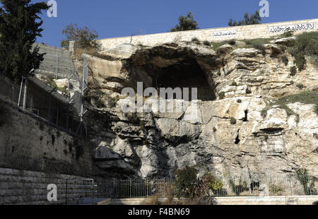 Israele. Gerusalemme. Tumulo dove alcune teorie dicono di essere il vero Golgota o Calvario dove Gesù fu crocifisso. Attualmente, la stazione centrale degli autobus. Bab Al Zahra. Foto Stock