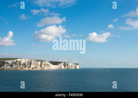 Le Bianche Scogliere di Dover sulla costa meridionale del Regno Unito Foto Stock