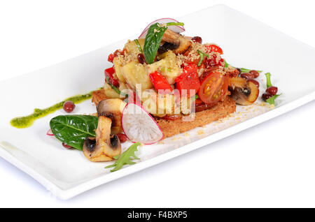 Insalata di melanzane al forno e peperoni Foto Stock