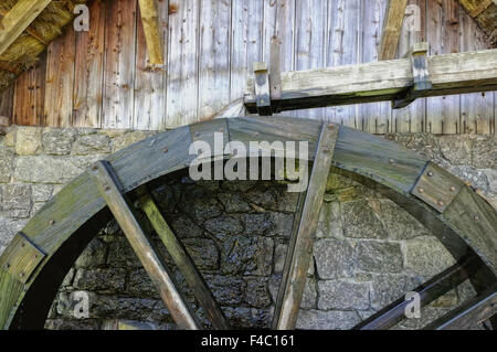 Secolo-vecchia tecnica waterwheel Foto Stock