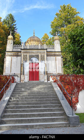 Linderhof Palace, Moorish Kiosk in autunno, Alta Baviera, Baviera, Germania Foto Stock