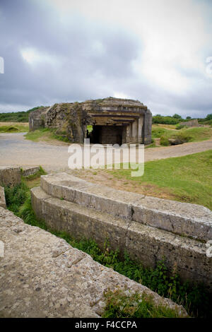 Rovinato tedesco bunker di pistola A la Pointe du Hoc in Normandia Francia Foto Stock