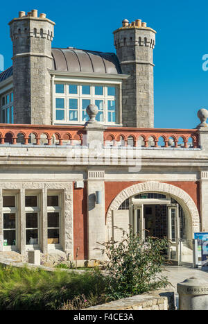 Una vista del castello di Durlston a testa Durlston, Swanage, Dorset, Regno Unito. Adottate il 2 ottobre 2015. Foto Stock
