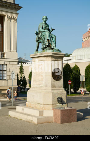 POZNAN, Polonia - 20 agosto 2015: Il Monumento Hygieia - Dea della buona salute, pulizia e igiene Foto Stock