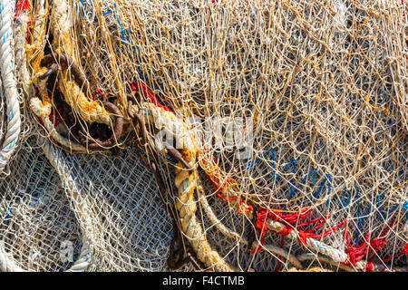 Colore di vecchie reti da pesca e corde. Inquadratura orizzontale per la tessitura o dello sfondo Foto Stock