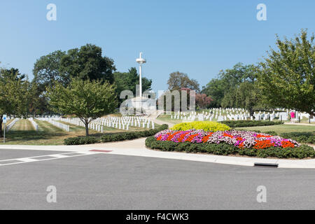 USS Maine montante nel memoriale al Cimitero Nazionale di Arlington, VA Foto Stock