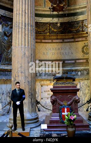 La tomba di Umberto I al Pantheon di Roma Foto Stock