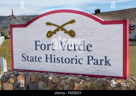 Stati Uniti d'America, Arizona, Camp Verde. Fort Verde State Historic Park segno in ingresso al parco. Foto Stock