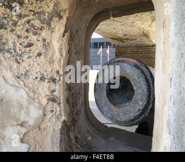 Charleston, Carolina del Sud, Stati Uniti d'America. Xvi oct, 2015. Unione dei soldati che occupano Fort Sumter, un mare fort alla bocca del porto di Charleston in Carolina del Sud, udito il primo colpo sparato con rabbia a 4:30 a.m. venerdì 12 aprile, 1861 in quello che sarebbe diventato la guerra civile americana. A metà dicembre Carolina del Sud ha votato per la secessione da parte dell' Unione europea dove da noi grande esercito Robert Anderson, con circa 85 soldati, consolidato il suo comando occupando Fort Sumter, una per la maggior parte in mattoni e malta fort solo 90% completato. A seguito di una 34 Ore di attacco da parte di ribelli o di truppe Confederate, Anderson era costretto a sur Foto Stock