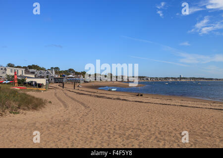 A Provincetown, Massachusetts, Cape Cod pier e spiaggia e vista oceano. Foto Stock