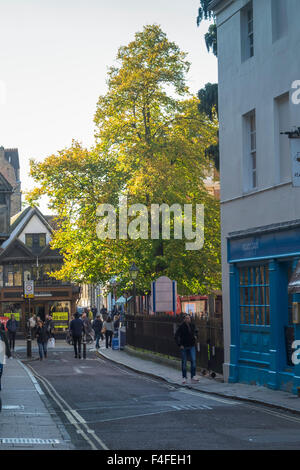 Una visita alla storica città universitaria di Oxford Oxfordshire Inghilterra UK Ship Street Foto Stock