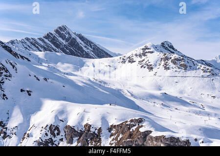 Lo sci e lo snowboard area, impianti di risalita e le piste a Hintertux ski resort in Tirol, Austria Foto Stock